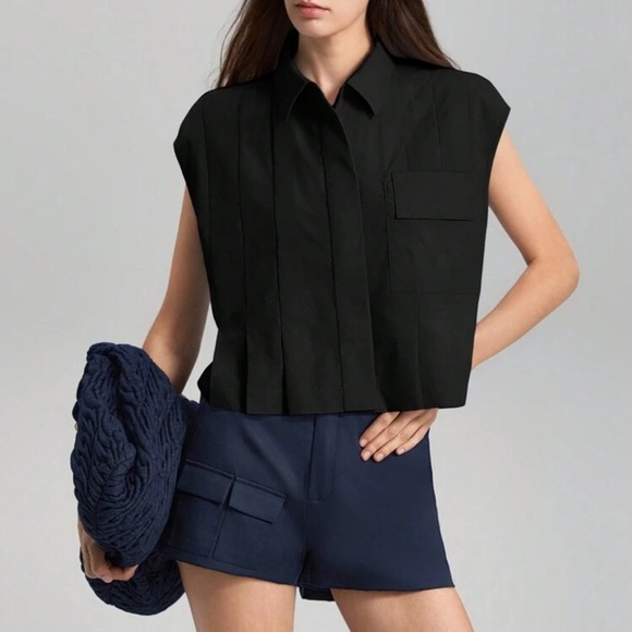 Black Sleeveless Top - Picture 1 of 5